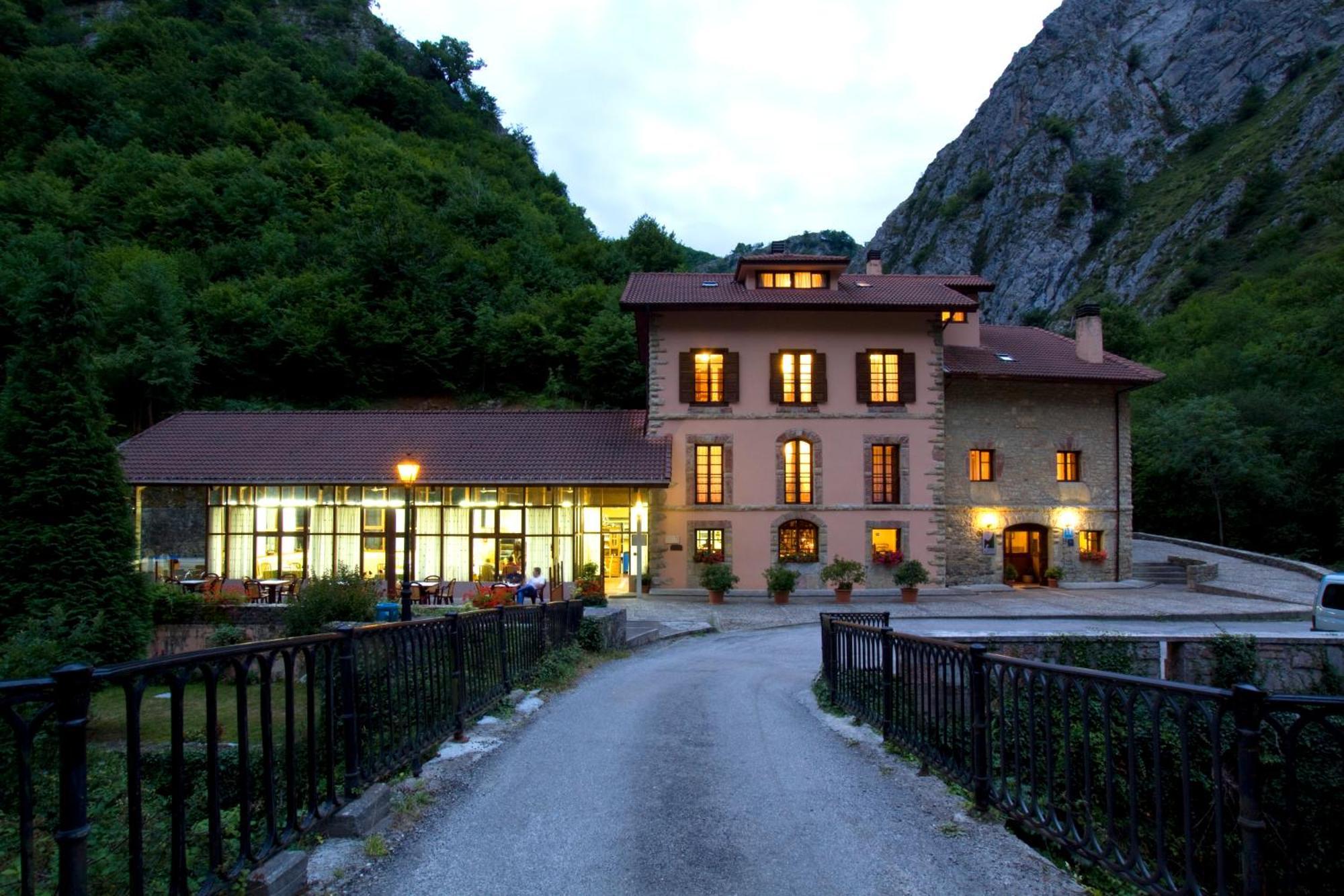 La Casona De Mestas Ponga Exterior photo